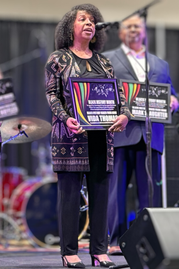 Vida Thomas accepts legacy award at the Sacramento Black History Month Expo event
